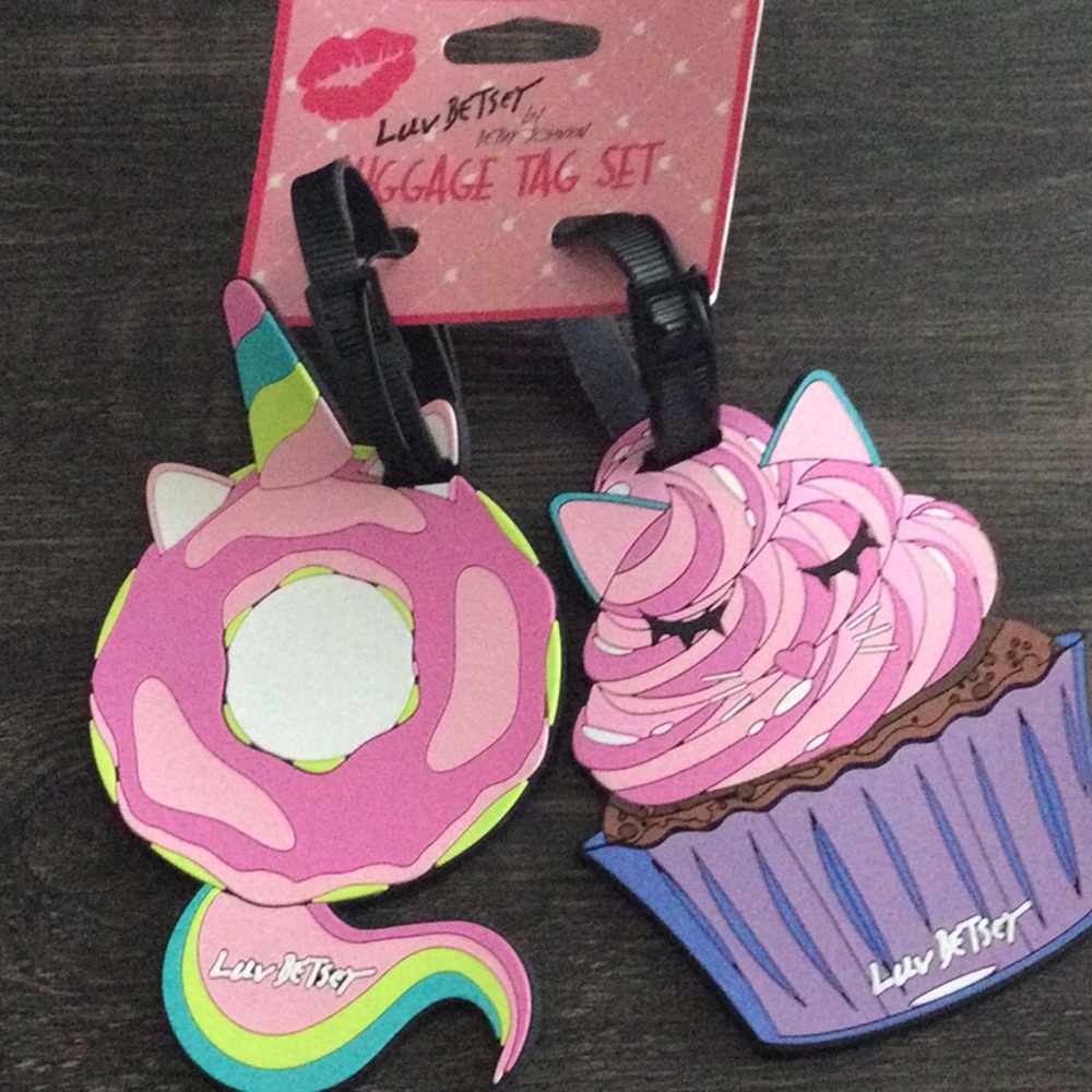 Betsy Johnson Luggage tags